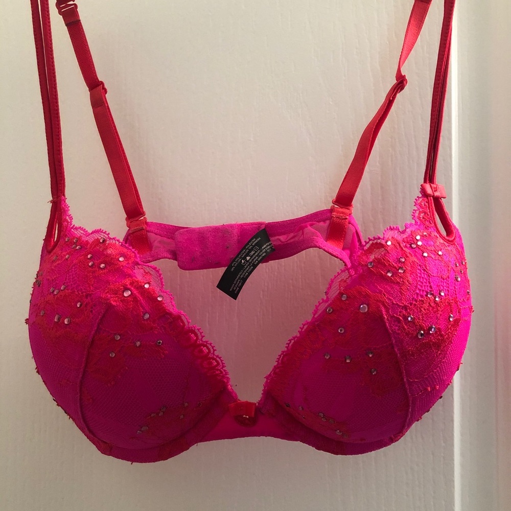 Victoria’s Secret Very sexy push up bra